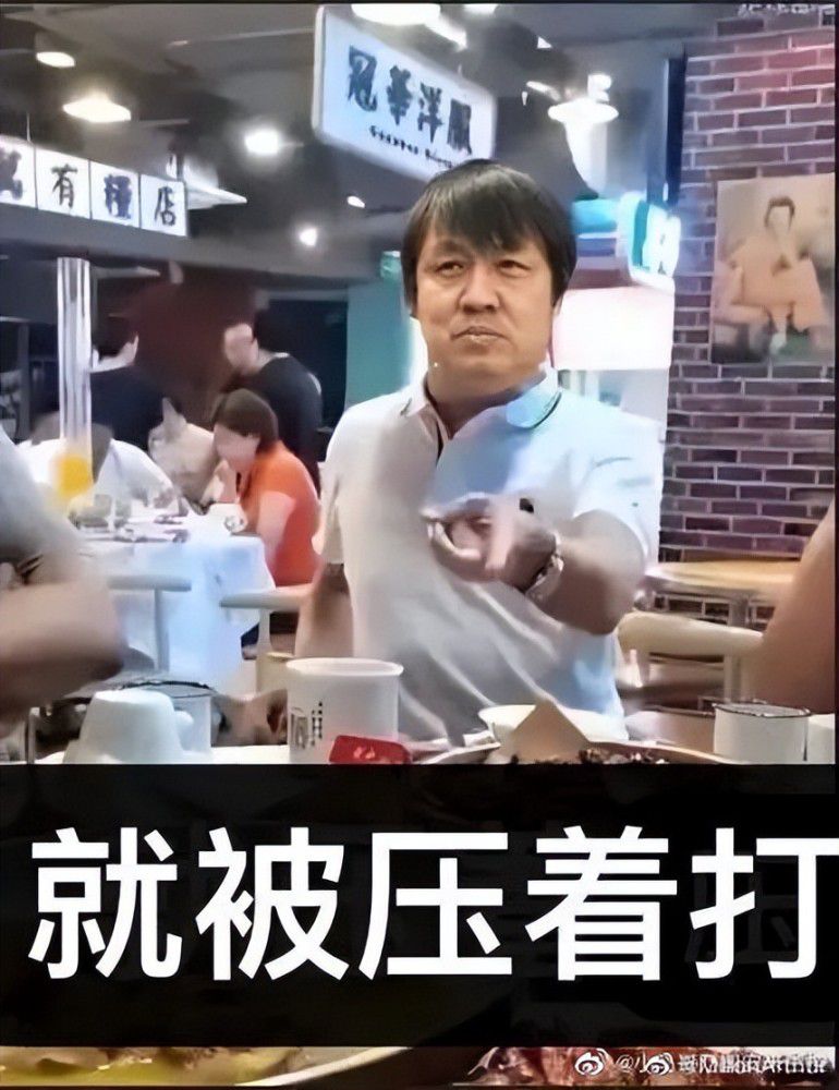 两位老总故意放水，顾夜白也是看透不说透，他一直观察着自己的好兄弟，可他脸上一如既往的，没什么表情。